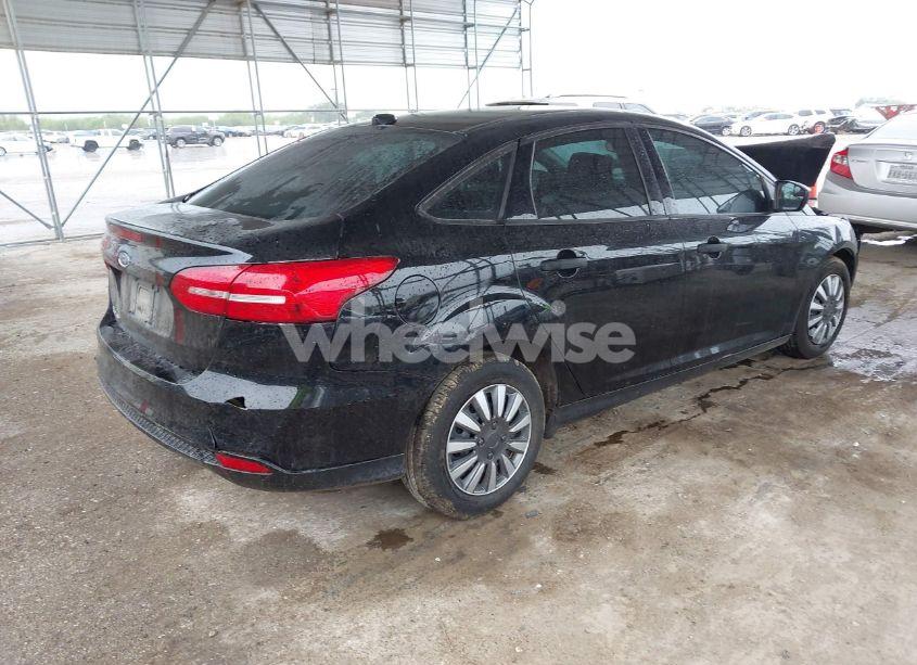 Photo 4 of 2018 Ford Focus S (VIN 1FADP3E26JL302732)