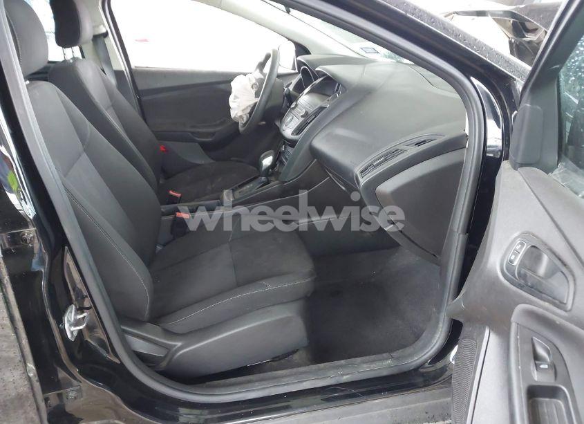 Photo 5 of 2018 Ford Focus S (VIN 1FADP3E26JL302732)