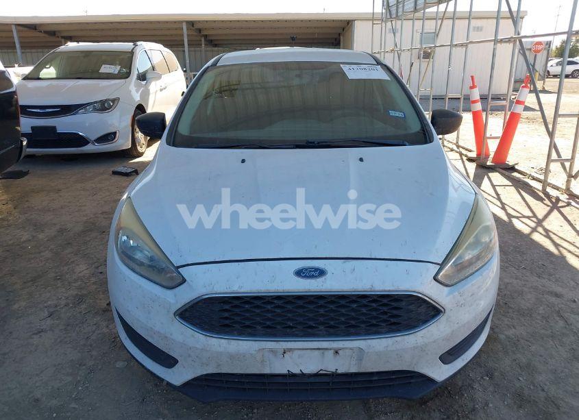 Photo 12 of 2018 Ford Focus S (VIN 1FADP3E26JL311964)