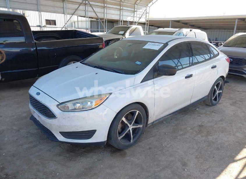 Photo 2 of 2018 Ford Focus S (VIN 1FADP3E26JL311964)
