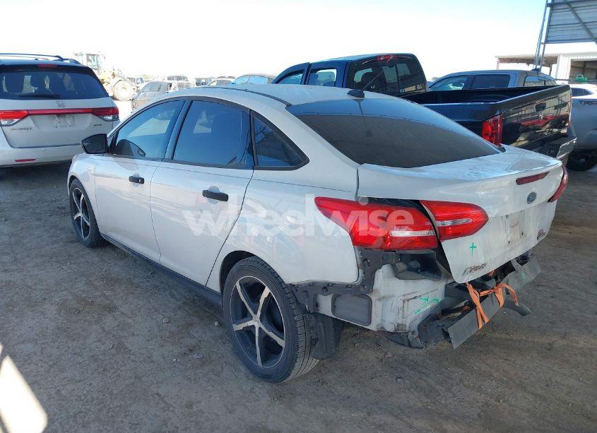 Photo 3 of 2018 Ford Focus S (VIN 1FADP3E26JL311964)