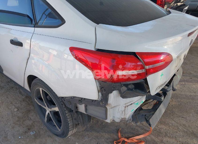 Photo 6 of 2018 Ford Focus S (VIN 1FADP3E26JL311964)