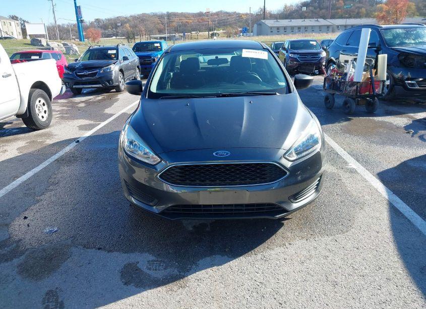 Photo 12 of 2018 Ford Focus S (VIN 1FADP3E26JL322057)