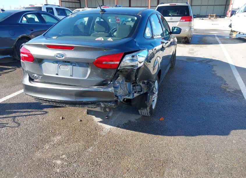 Photo 17 of 2018 Ford Focus S (VIN 1FADP3E26JL322057)