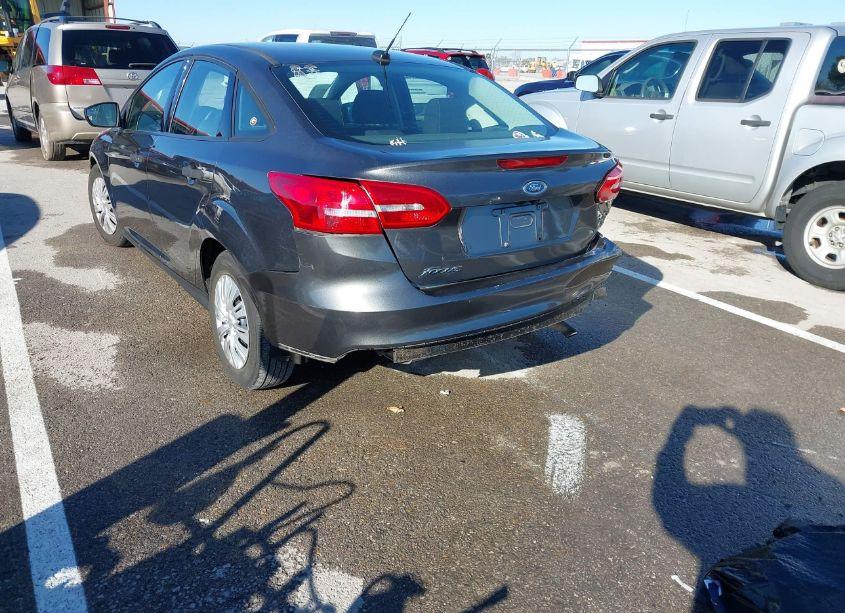 Photo 18 of 2018 Ford Focus S (VIN 1FADP3E26JL322057)