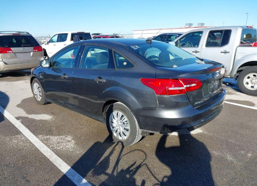 Photo 3 of 2018 Ford Focus S (VIN 1FADP3E26JL322057)