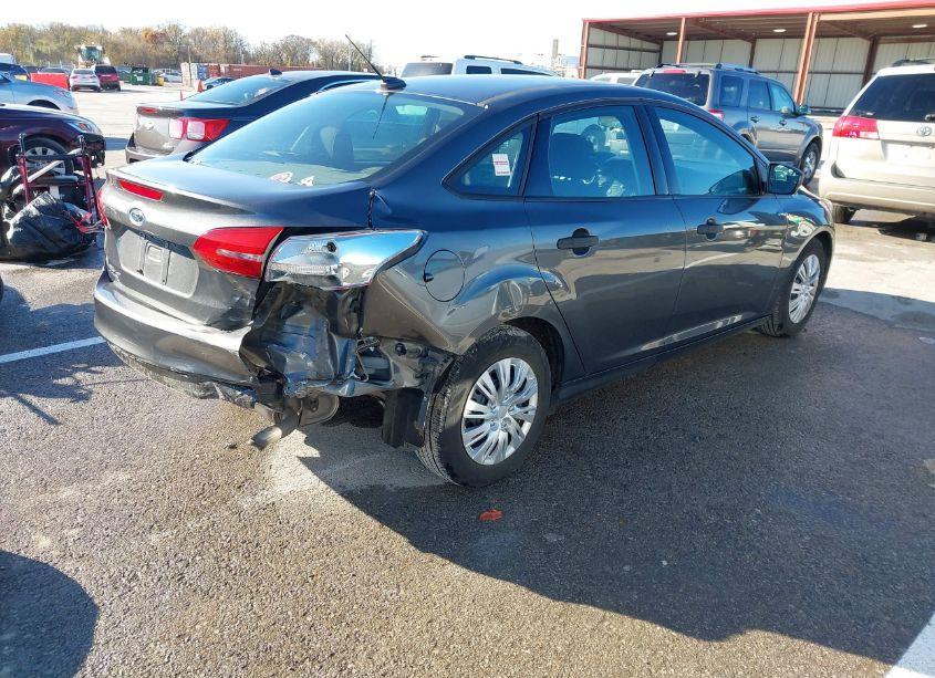 Photo 4 of 2018 Ford Focus S (VIN 1FADP3E26JL322057)