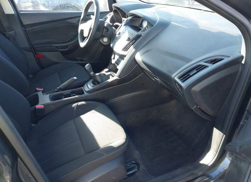 Photo 5 of 2018 Ford Focus S (VIN 1FADP3E26JL322057)