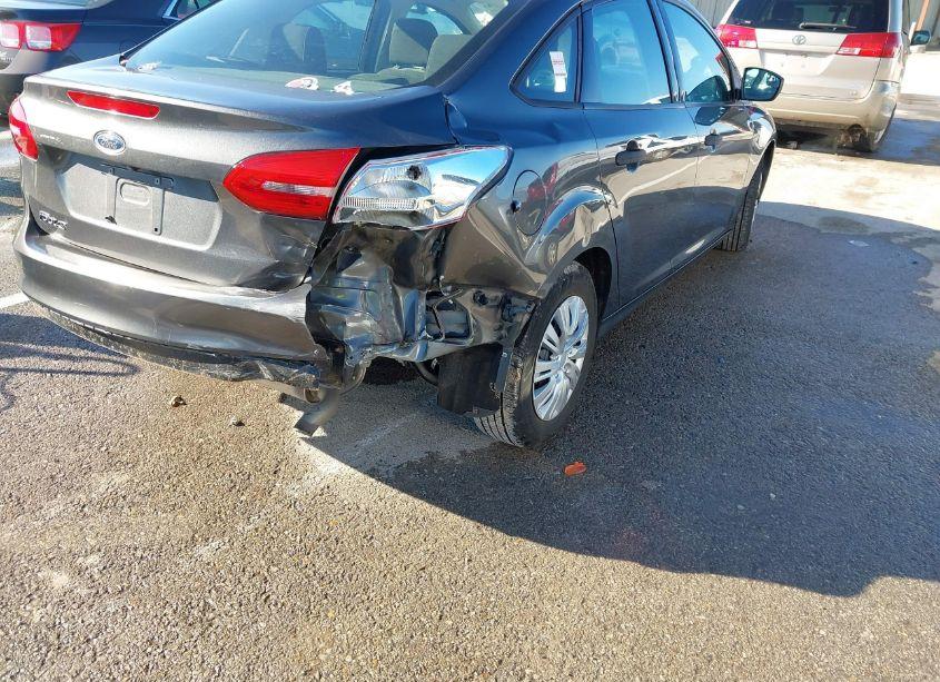 Photo 6 of 2018 Ford Focus S (VIN 1FADP3E26JL322057)