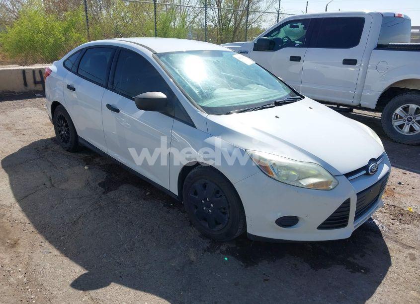 2013 Ford Focus S (VIN 1FADP3E27DL200618) main photo