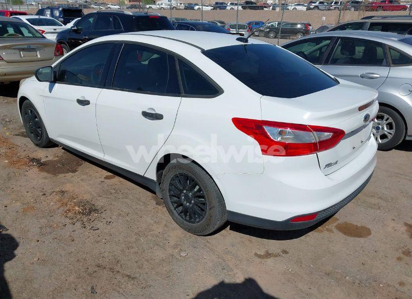 Photo 3 of 2013 Ford Focus S (VIN 1FADP3E27DL200618)