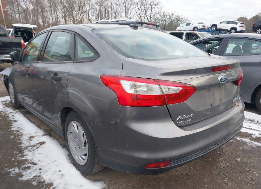 Photo 3 of 2014 Ford Focus S (VIN 1FADP3E27EL125467)