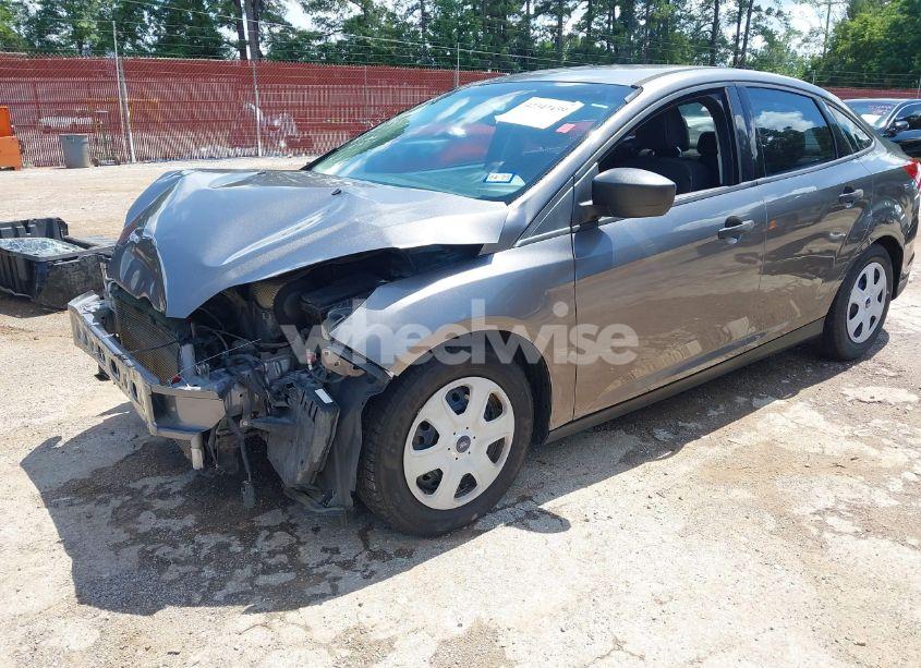 Photo 2 of 2014 Ford Focus S (VIN 1FADP3E27EL183689)