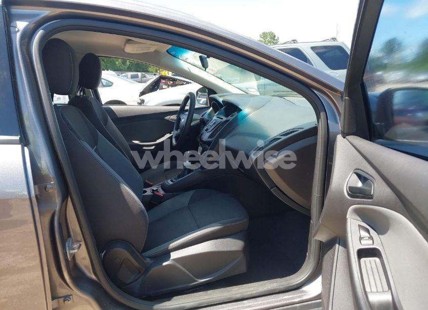 Photo 5 of 2014 Ford Focus S (VIN 1FADP3E27EL183689)