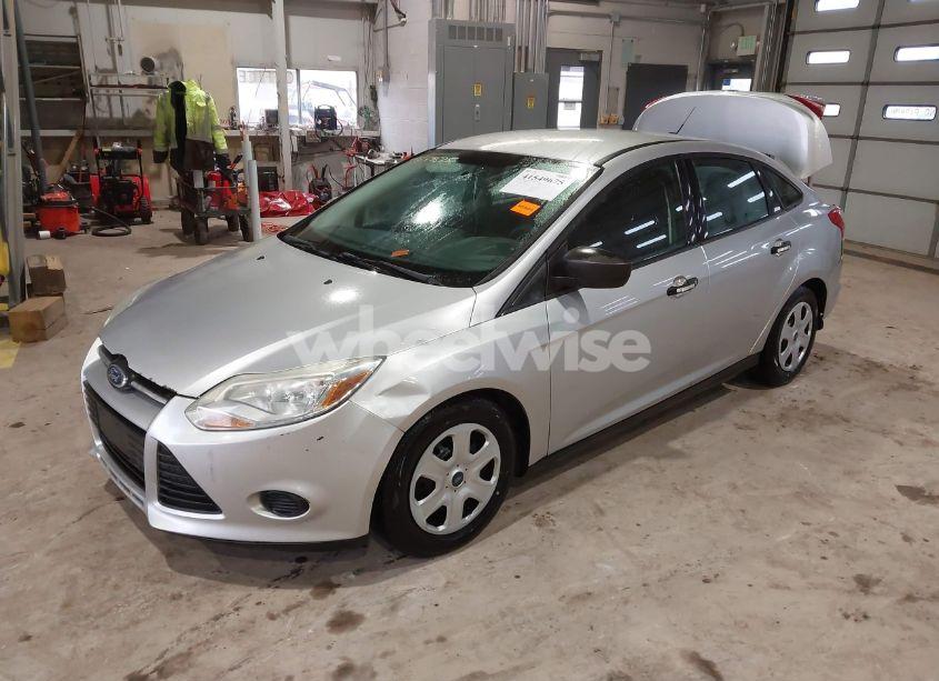 Photo 2 of 2014 Ford Focus S (VIN 1FADP3E27EL215332)