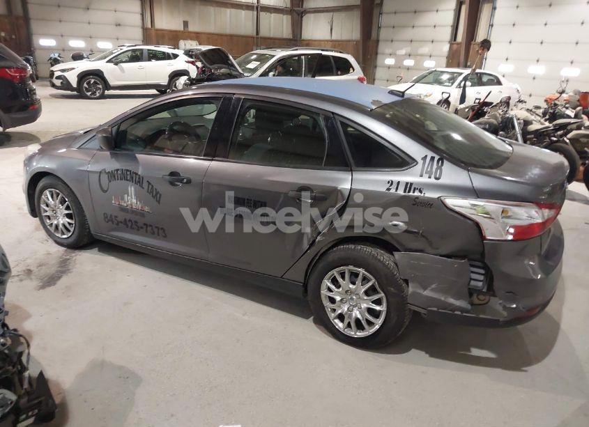 Photo 3 of 2014 Ford Focus S (VIN 1FADP3E27EL215413)