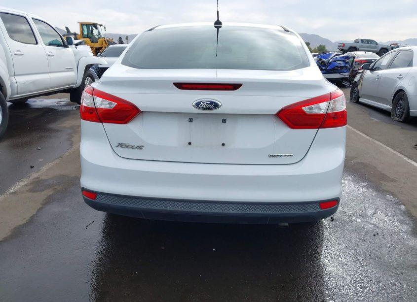 Photo 16 of 2014 Ford Focus S (VIN 1FADP3E27EL264191)