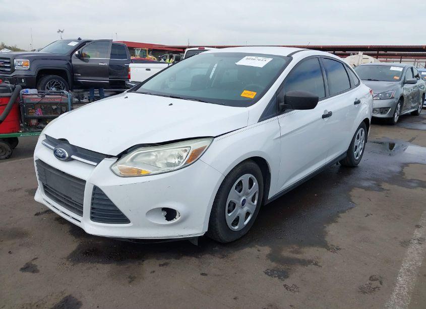Photo 2 of 2014 Ford Focus S (VIN 1FADP3E27EL264191)