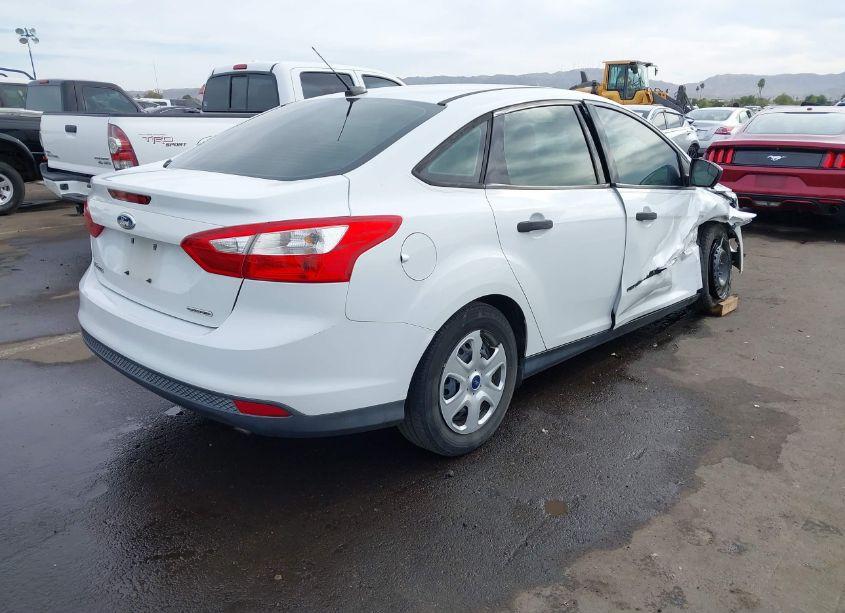 Photo 4 of 2014 Ford Focus S (VIN 1FADP3E27EL264191)