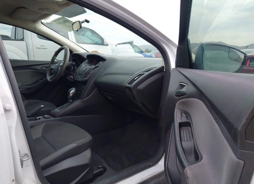 Photo 5 of 2014 Ford Focus S (VIN 1FADP3E27EL264191)