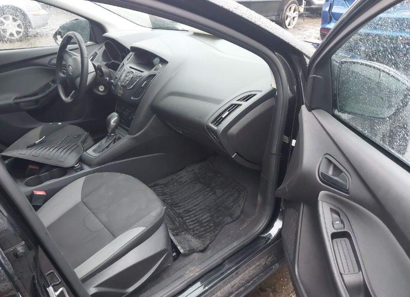 Photo 5 of 2014 Ford Focus S (VIN 1FADP3E27EL338192)