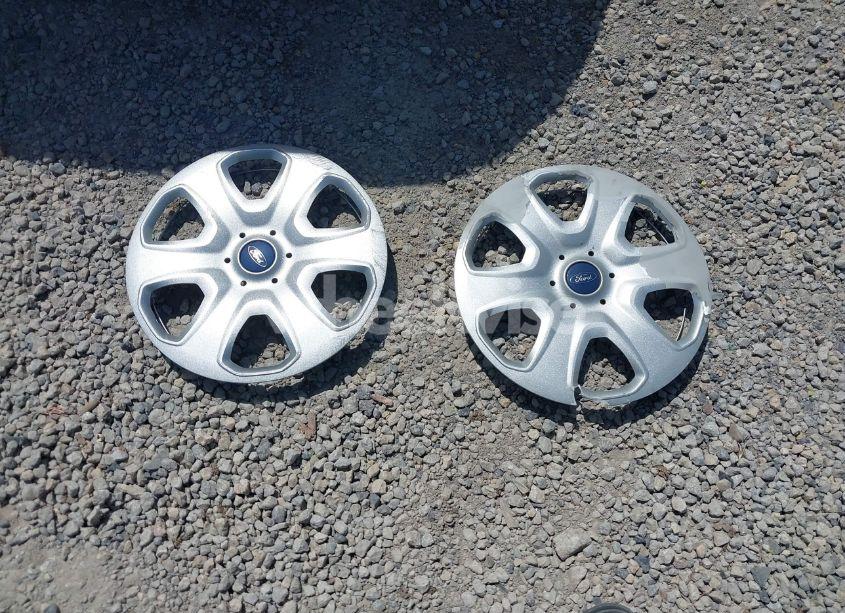 Photo 12 of 2015 Ford Focus S (VIN 1FADP3E27FL204784)