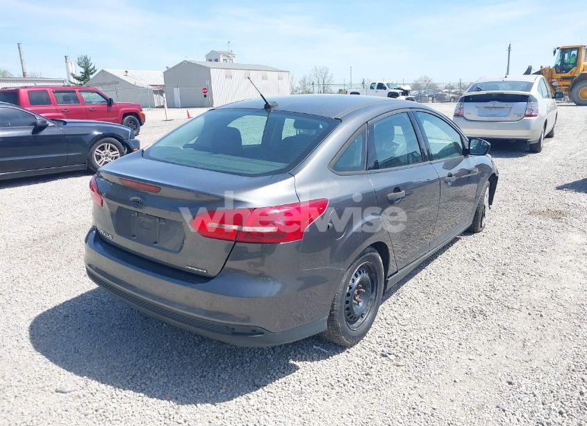 Photo 4 of 2015 Ford Focus S (VIN 1FADP3E27FL204784)
