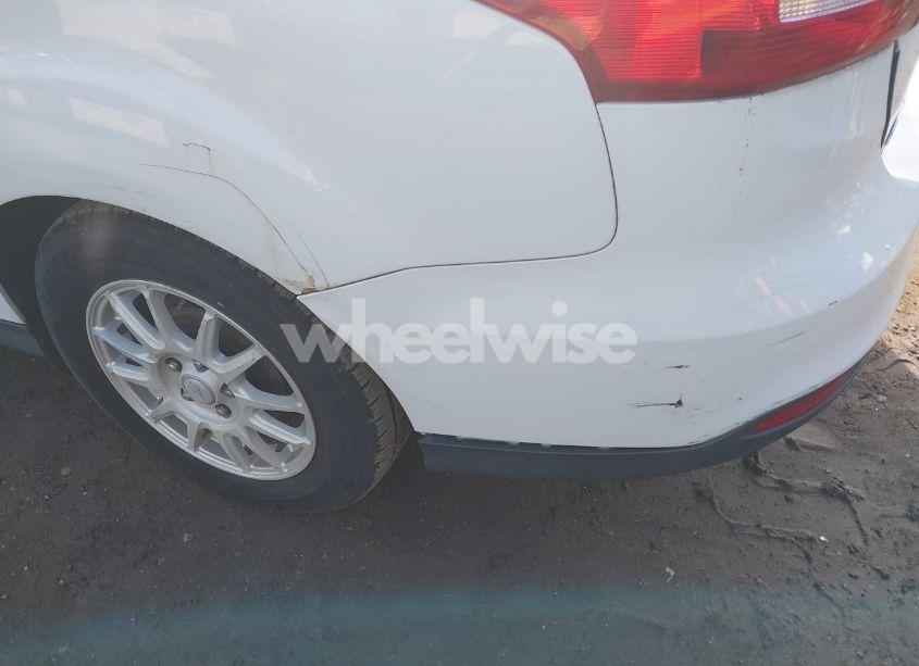 Photo 13 of 2015 Ford Focus S (VIN 1FADP3E27FL259820)