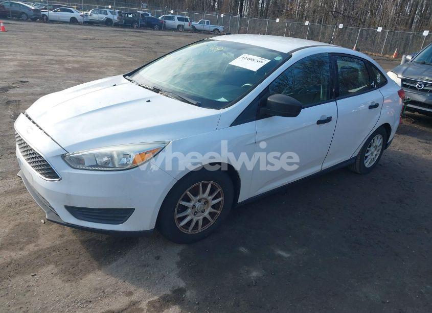 Photo 2 of 2015 Ford Focus S (VIN 1FADP3E27FL259820)