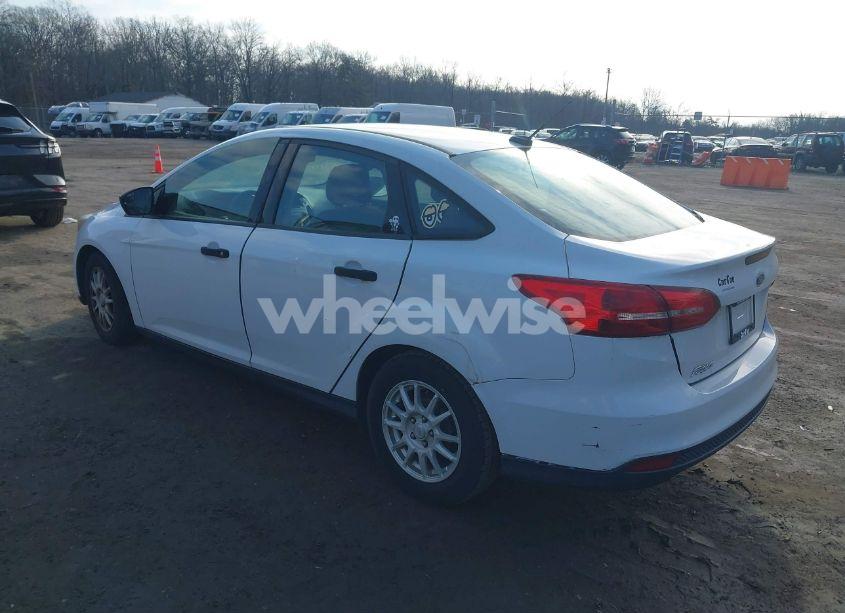 Photo 3 of 2015 Ford Focus S (VIN 1FADP3E27FL259820)