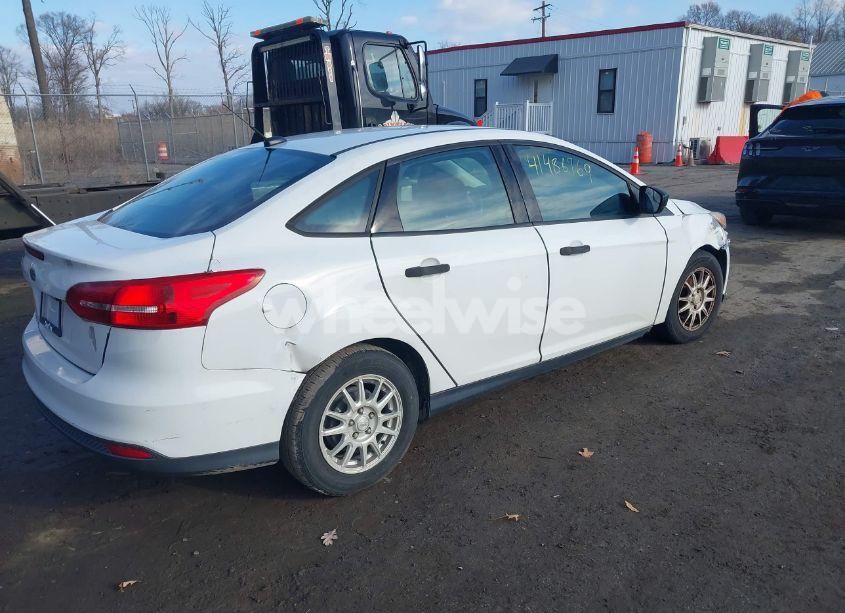 Photo 4 of 2015 Ford Focus S (VIN 1FADP3E27FL259820)