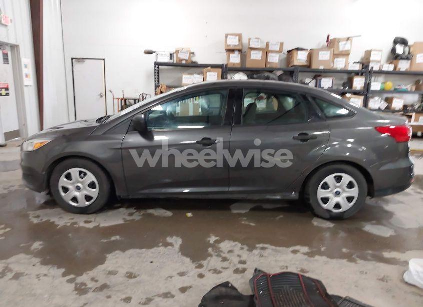 Photo 15 of 2015 Ford Focus S (VIN 1FADP3E27FL313990)