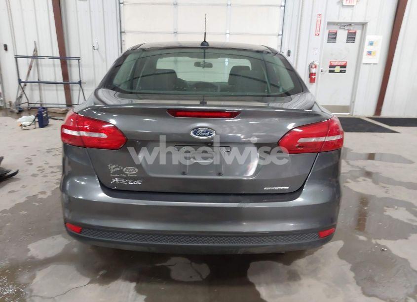 Photo 17 of 2015 Ford Focus S (VIN 1FADP3E27FL313990)