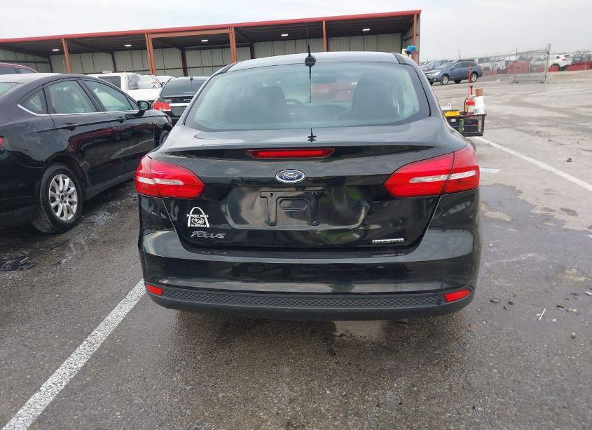 Photo 17 of 2015 Ford Focus S (VIN 1FADP3E27FL346262)