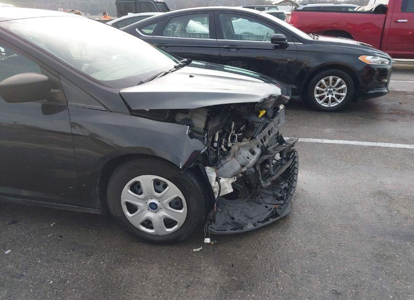 Photo 18 of 2015 Ford Focus S (VIN 1FADP3E27FL346262)