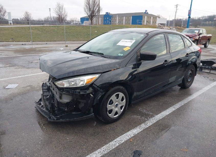 Photo 2 of 2015 Ford Focus S (VIN 1FADP3E27FL346262)