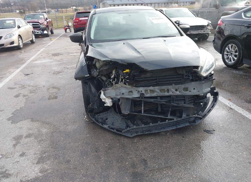 Photo 6 of 2015 Ford Focus S (VIN 1FADP3E27FL346262)