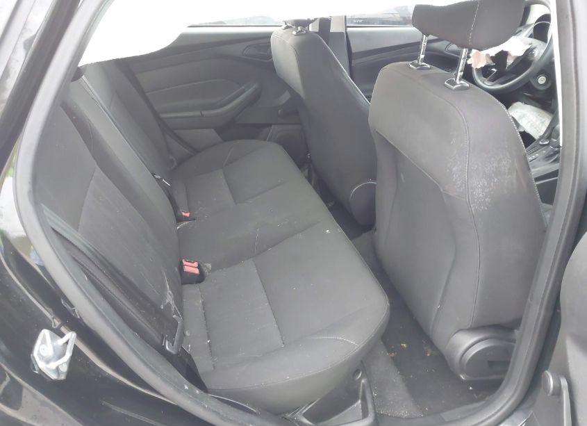 Photo 8 of 2015 Ford Focus S (VIN 1FADP3E27FL346262)