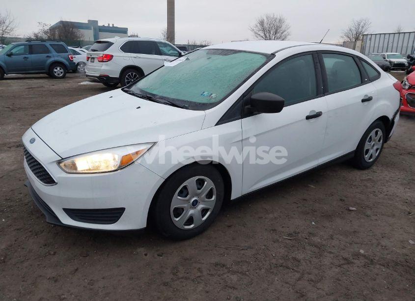 Photo 2 of 2016 Ford Focus S (VIN 1FADP3E27GL240542)