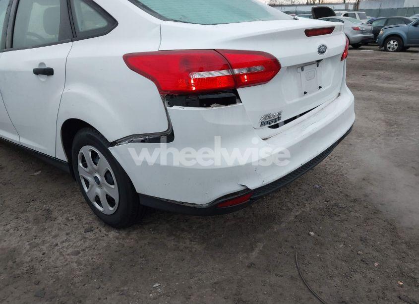 Photo 6 of 2016 Ford Focus S (VIN 1FADP3E27GL240542)