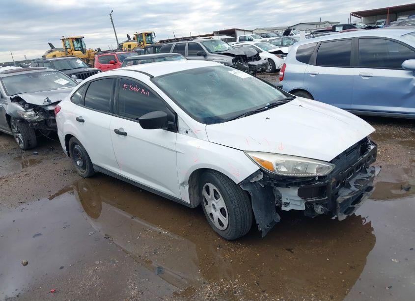 2016 Ford Focus S (VIN 1FADP3E27GL262492) main photo