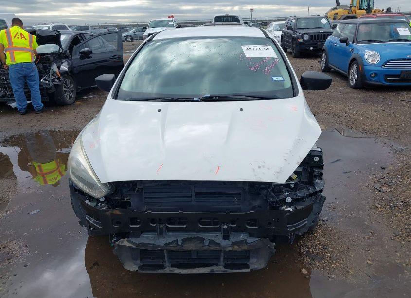 Photo 13 of 2016 Ford Focus S (VIN 1FADP3E27GL262492)