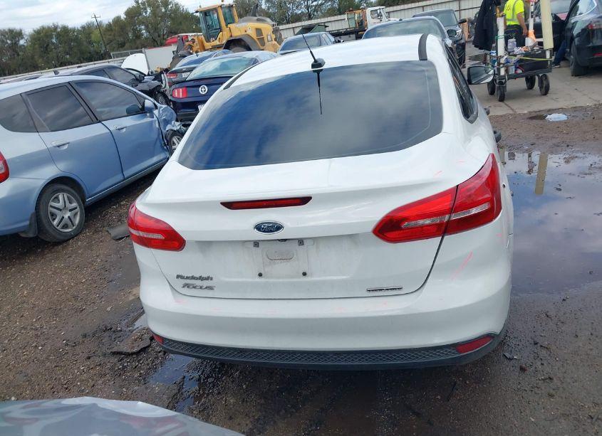 Photo 17 of 2016 Ford Focus S (VIN 1FADP3E27GL262492)