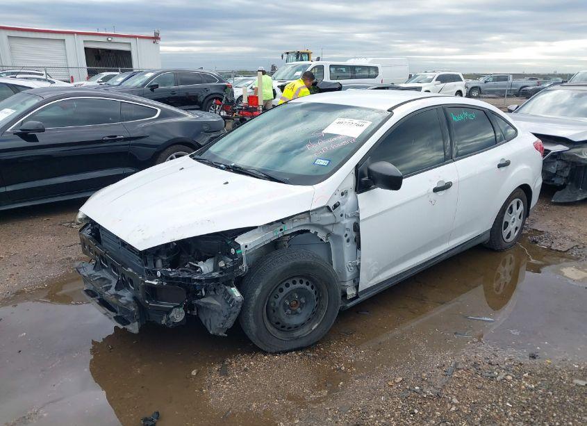 Photo 2 of 2016 Ford Focus S (VIN 1FADP3E27GL262492)