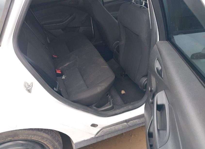 Photo 8 of 2016 Ford Focus S (VIN 1FADP3E27GL262492)