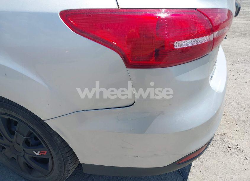 Photo 13 of 2016 Ford Focus S (VIN 1FADP3E27GL266221)