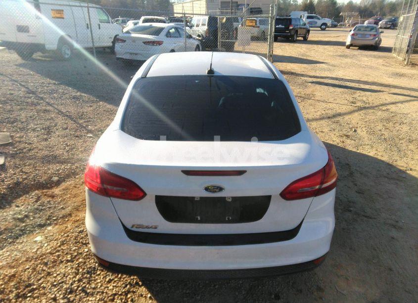 Photo 16 of 2016 Ford Focus S (VIN 1FADP3E27GL266493)