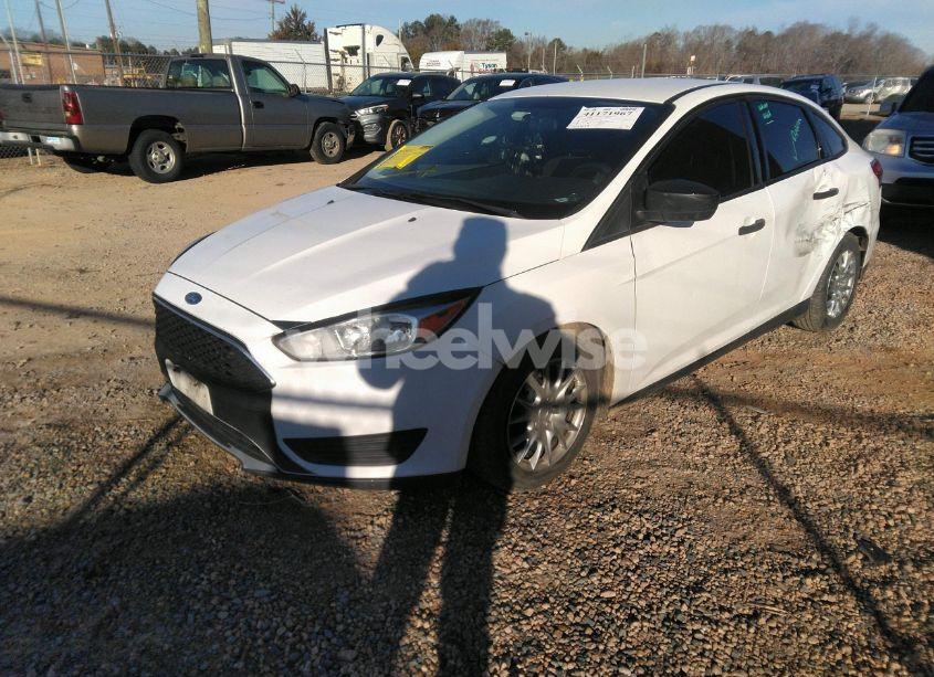 Photo 2 of 2016 Ford Focus S (VIN 1FADP3E27GL266493)