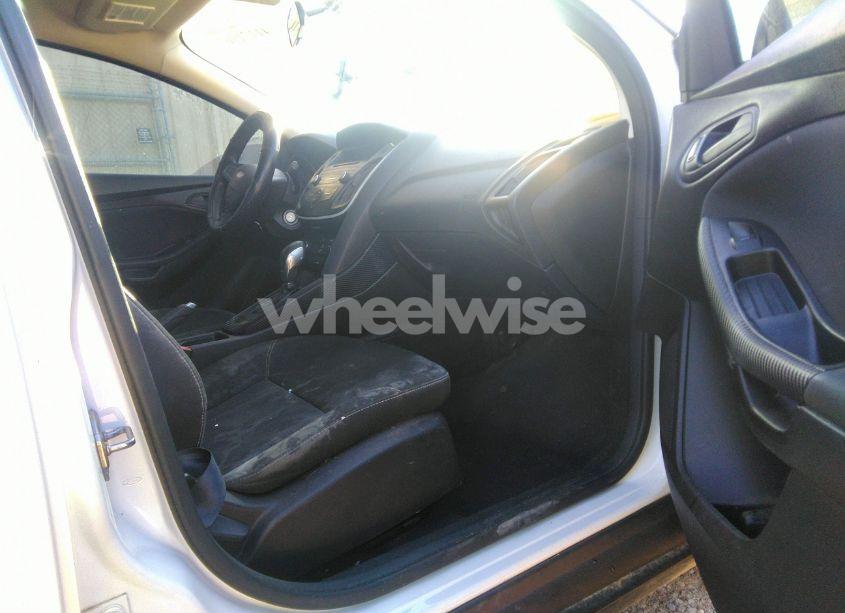 Photo 5 of 2016 Ford Focus S (VIN 1FADP3E27GL266493)