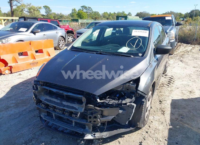 Photo 2 of 2017 Ford Focus S (VIN 1FADP3E27HL202357)